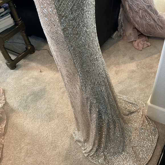 New elegant dress - Picture 8 of 8